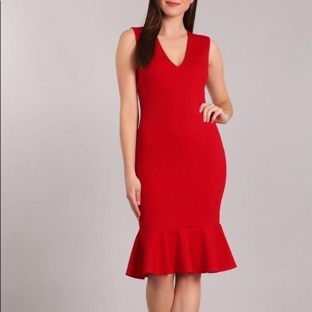 SLEEVELESS V-NECK DRESS